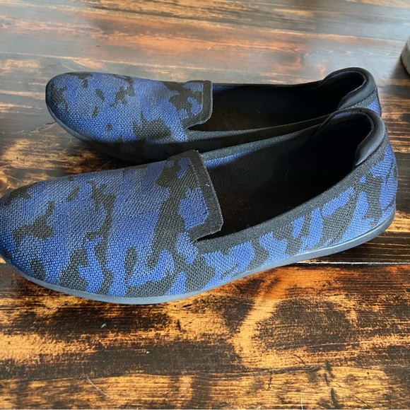 Clarks Carly Dream Loafer Flats Slip-On Shoe Blue Camouflage Camo Comfort Sz 12 - Picture 1 of 10